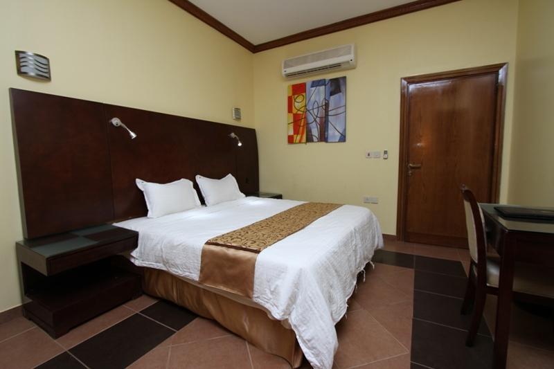 Raoum Inn Arar Exterior photo